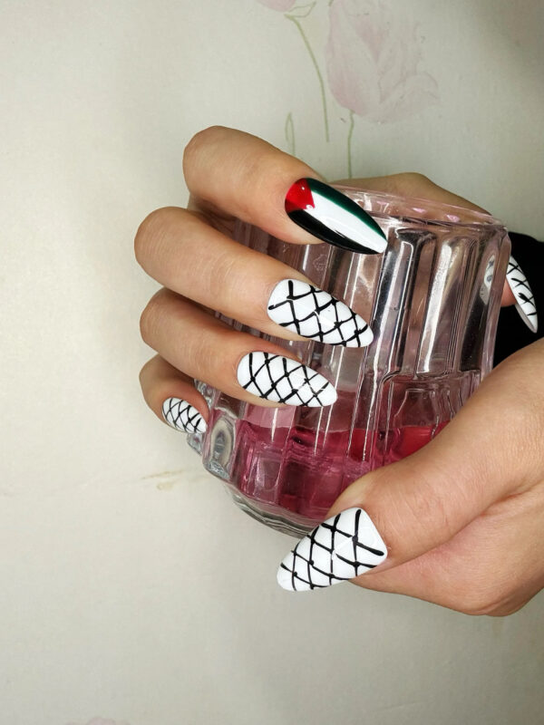 PRESS ON NAILS 🇵🇸 & 🇱🇧 THEME - Image 5