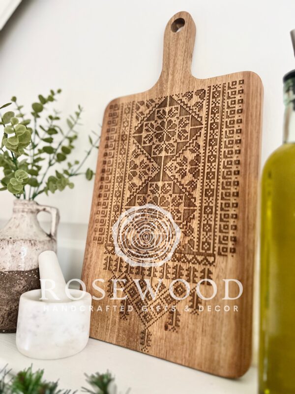 Tatreez Thobe Large Engraved Cutting Board - Image 3