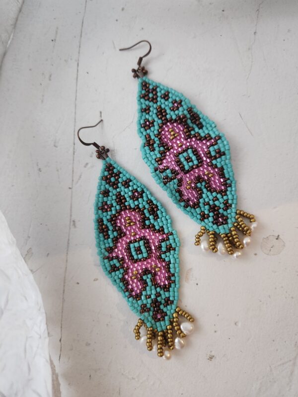 Aadamak beaded earrings with freshwater pearls - turquoise pink